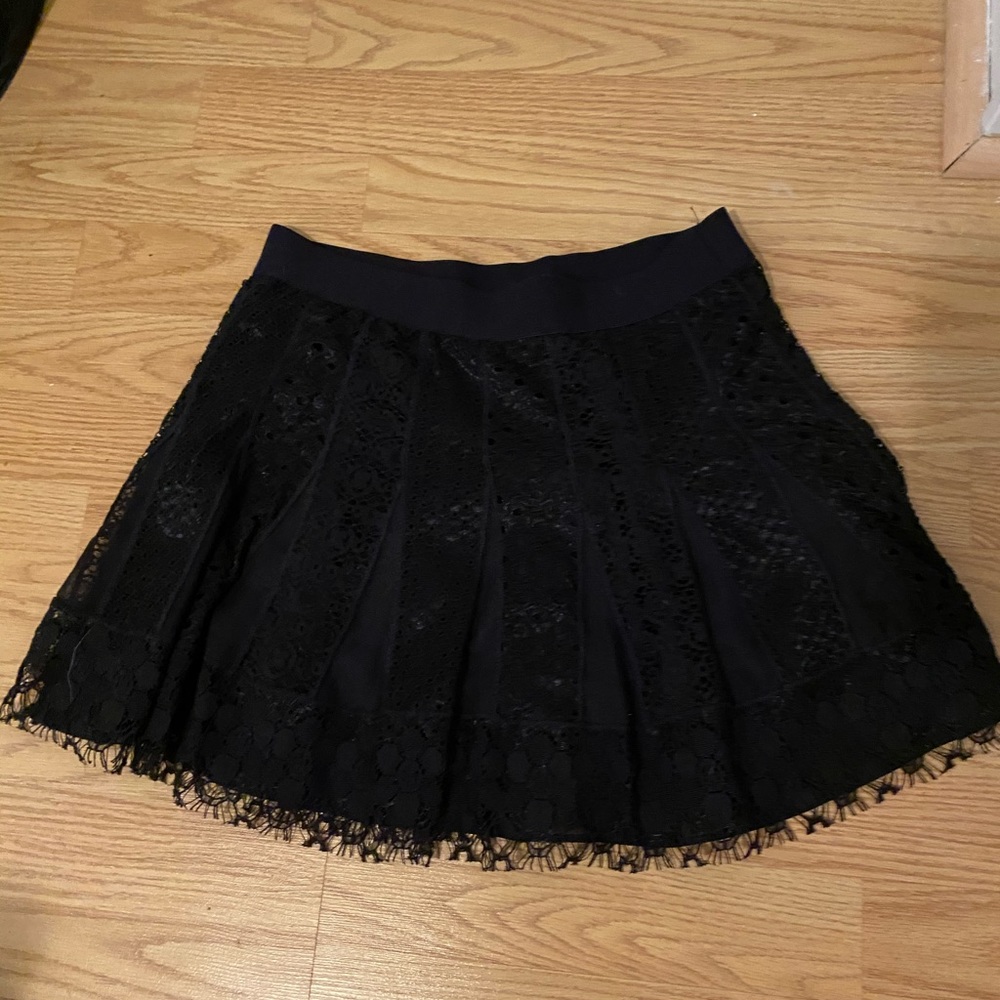 BCBG MAXAZRIA black lace mini skirt XS